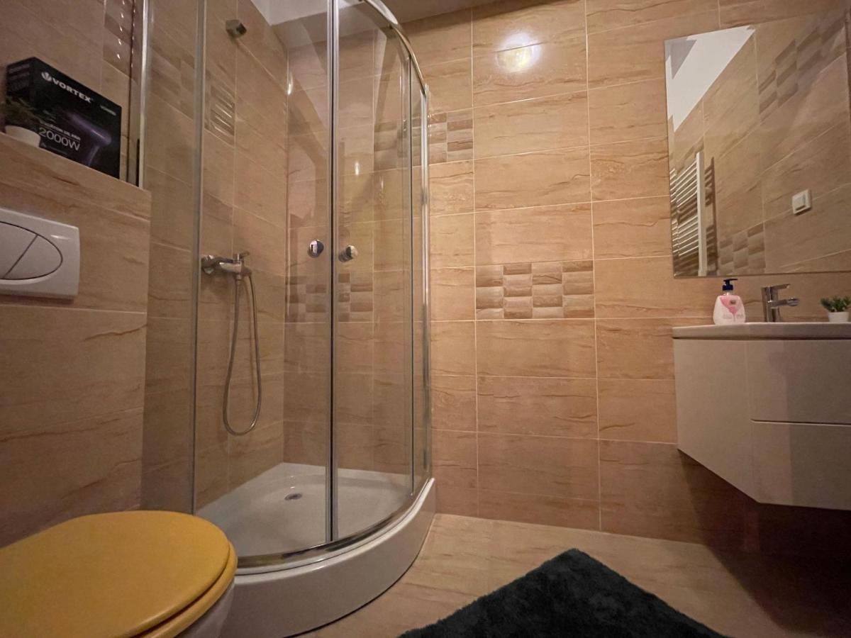 Apartment Near Palas Mall Iasi Ngoại thất bức ảnh